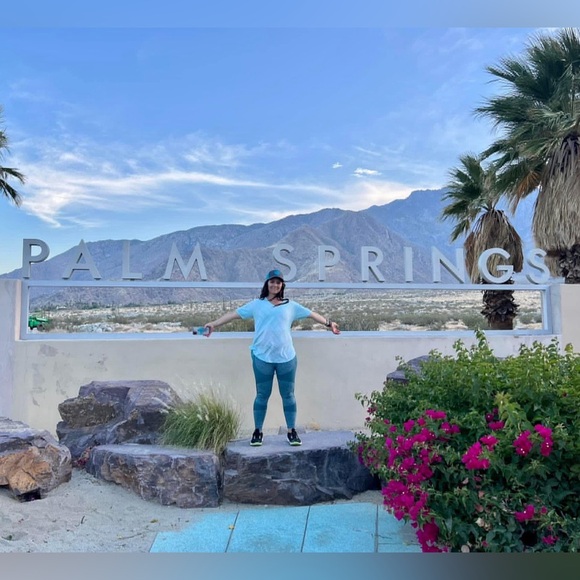 Meet your Posher, Joanie - Picture 5 of 7